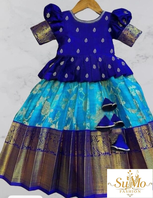 Kids skirt and blouse