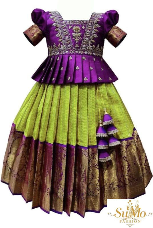 Kids skirt and blouse